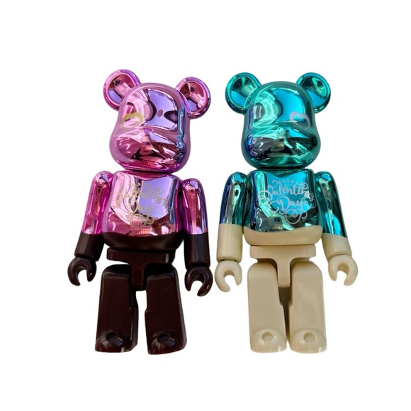 PRE-OWNED BEARBRICK 100% VALENTINE 2018 - Picture 2 of 3